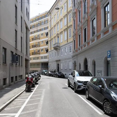 Via Ghiberti Stazione 50 아파트